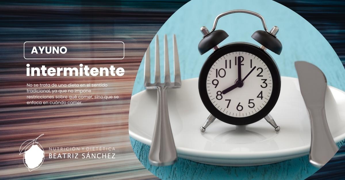 Beatriz Sanchez Nutricion- Ayunto intermitente - Reloj emplatado y cubiertos